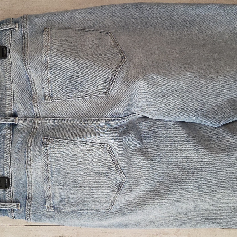 Lovervet Straight Leg Light Wash Jeans - Picture 9 of 15
